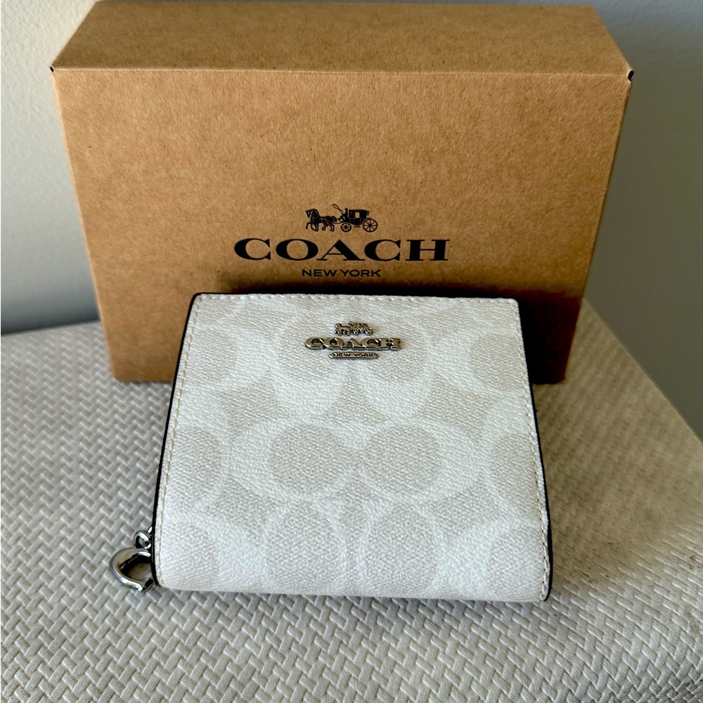 Coach Wallet - White ORIGINAL WITH TAGS